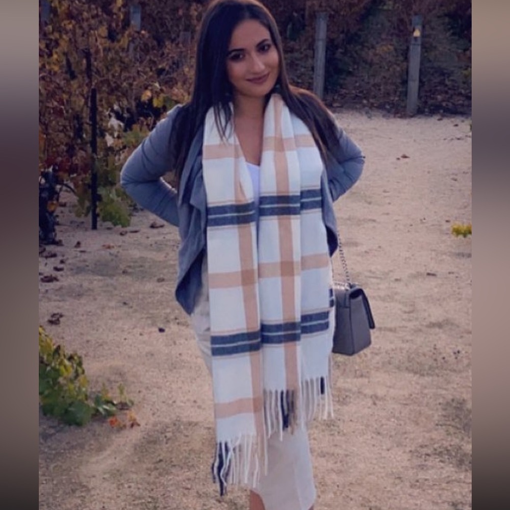 Hollister plaid scarf